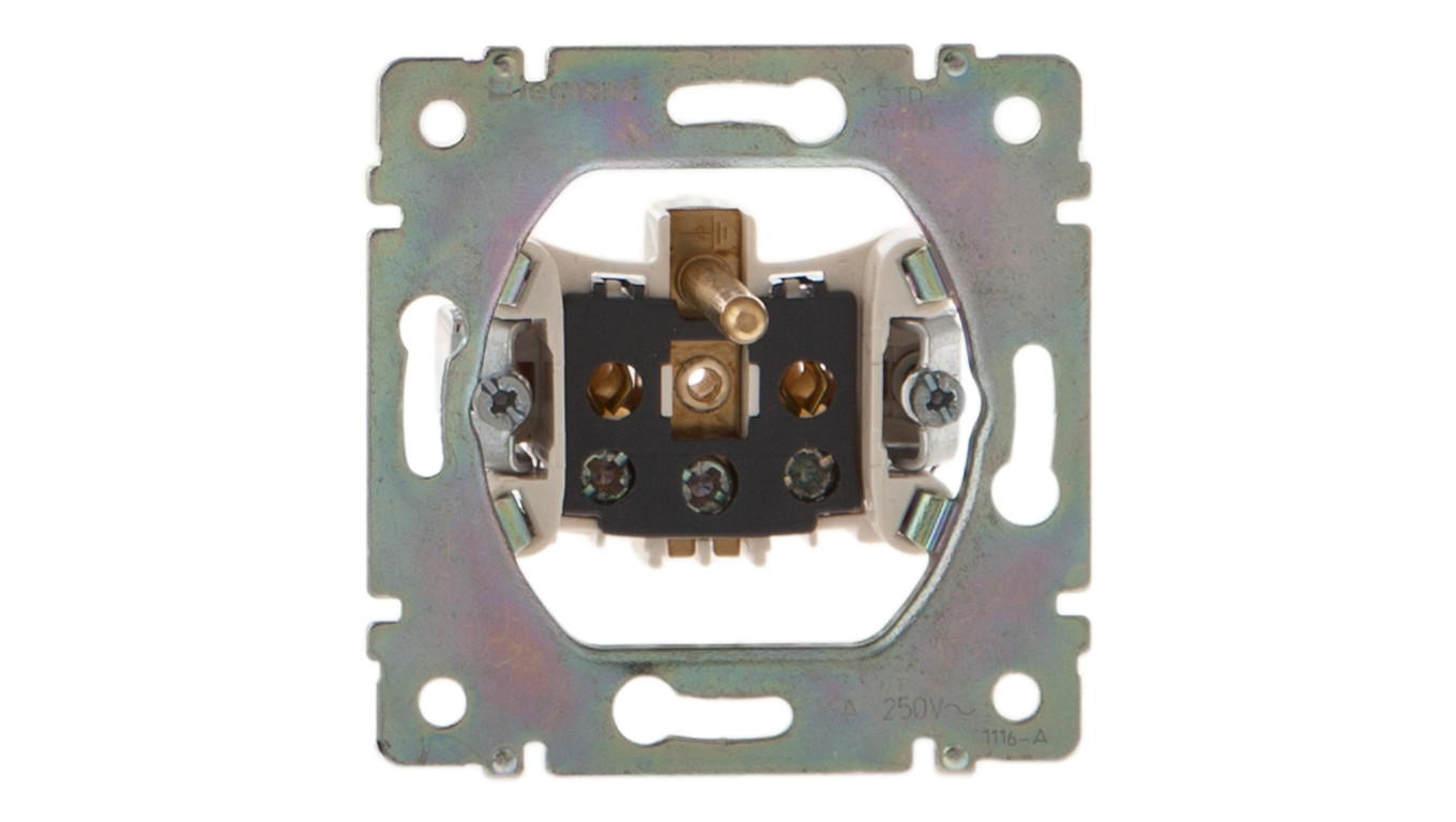 SISTENA LIFE Gniazdo pojedyncze z/u 16A IP20 775927