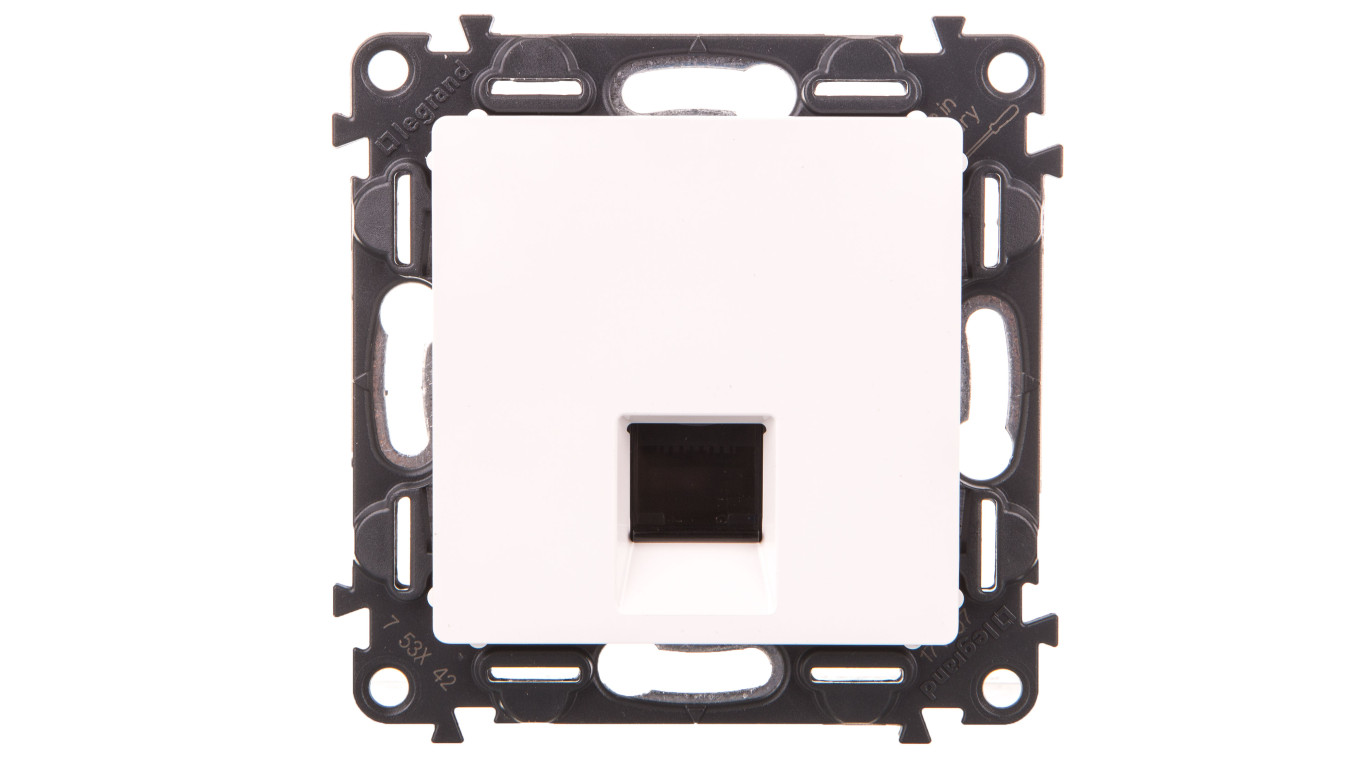 VALENA LIFE Gniazdo 1xRJ45 kat.6 UTP białe 753142