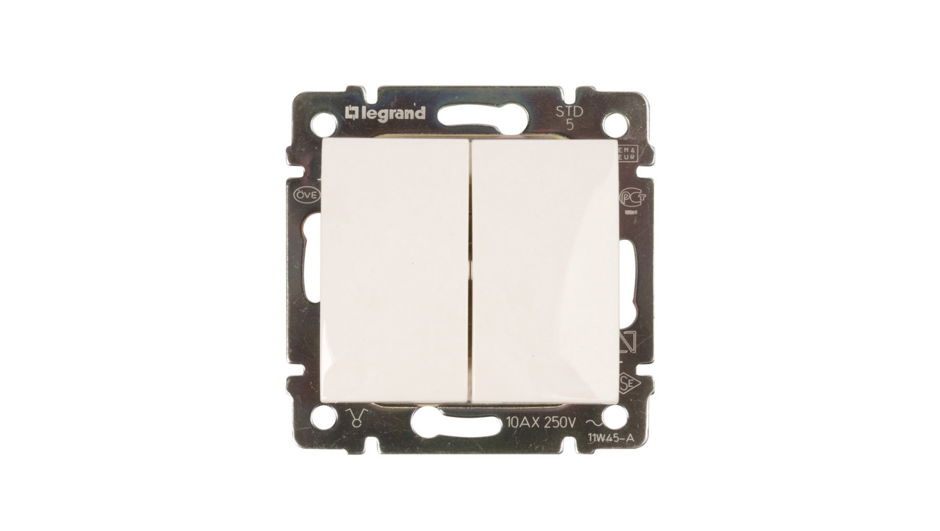 VALENA Łącznik świecznikowy biały 774405