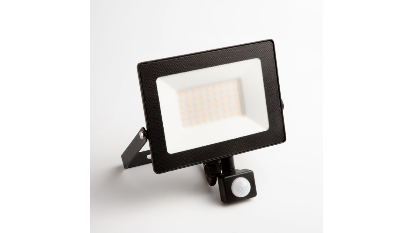 Naświetlacz led z czujnikiem ruchu PIR 50W 4500LM AC230V IP65 kąt świecenia 120 neutralna biała 4000K czarny