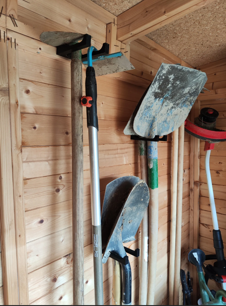 Uchwyt WIESZAK ścienny na mopa miotłę narzędzia ogrodnicze haczyk