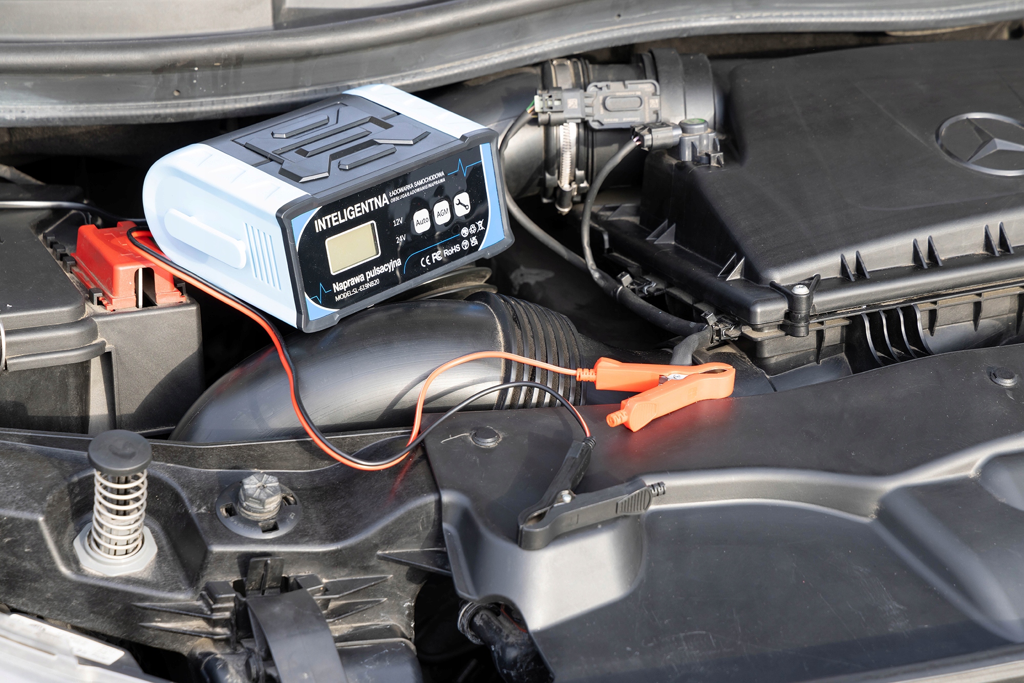 Prostownik Samochodowy do Akumulatorów 24V 12V 11A AGM START-STOP