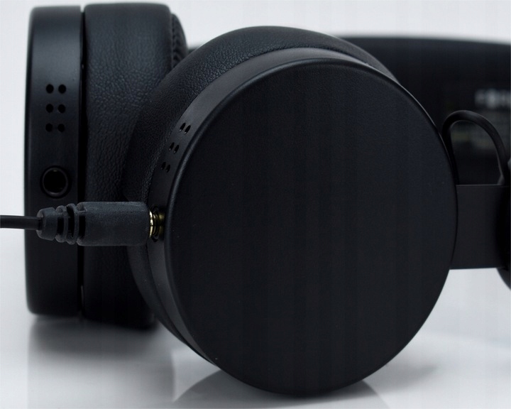 ALUMINIOWY PRZENOŚNY POWER BANK 3X USB 30000 mAh