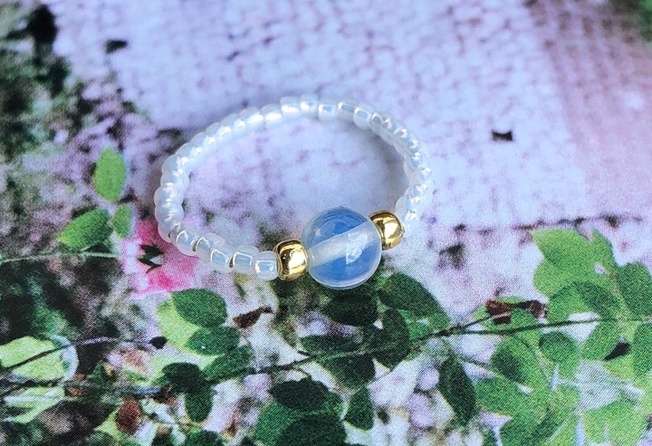 ELASTYCZNY PIERŚCIONEK KORALIKI OPAL