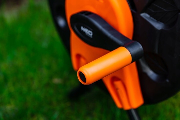 STOJAK NA WĄŻ OGRODOWY, TWORZYWO SZTUCZNE, DO 60 M WĘŻA 1/2" NEO TOOLS