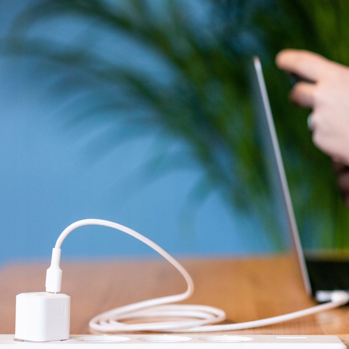 Biała Szybka Ładowarka GC Power GaN 33W 1x USB-C Power Delivery do telefonu