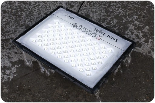 MOCNY NAŚWIETLACZ LED HALOGEN LAMPA SOLARNA ZEWNĘTRZNA IP67 100W 10.000lm