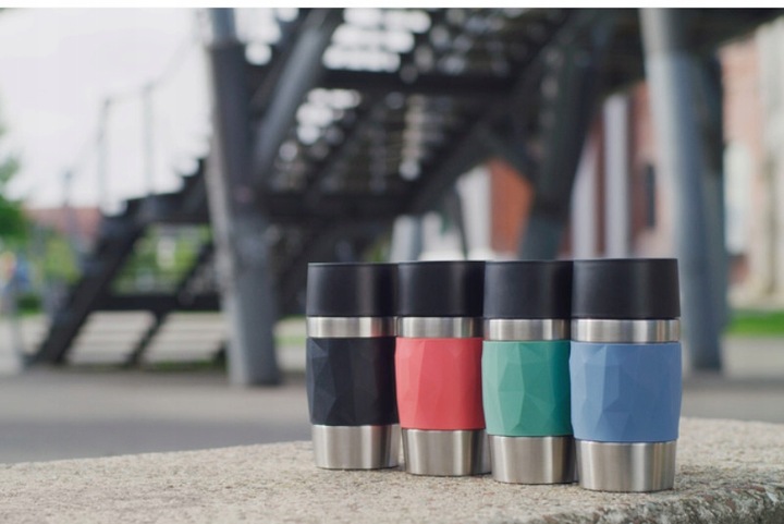 Kubek termiczny TravelMug 0.3L niebieski silikonowa osłona