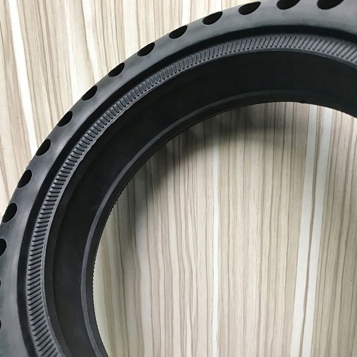 OPONA PEŁNA DO HULAJNOGI ELEKTRYCZNEJ 8 1/2 x 2