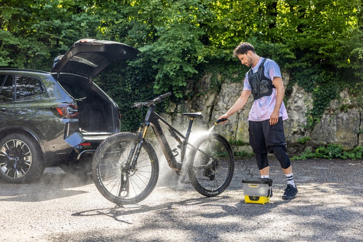 Przenośna myjka ciśnieniowa akumulatorowa Karcher OC 4