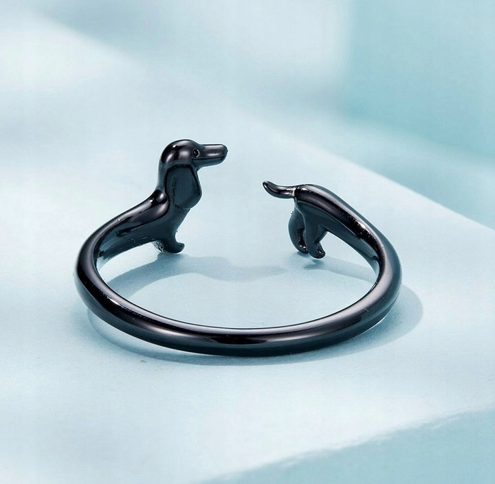 Pierścionek srebrny PIES CZARNY JAMNIK regulowany s925 +pudełko