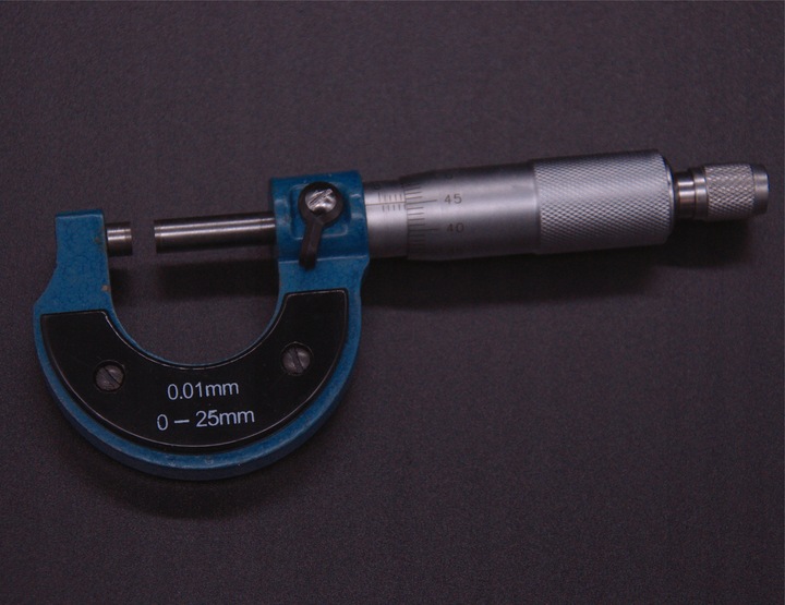 MIKROMETR NONIUSZOWY ZEWNĘTRZNY 0.01MM 0-25 MM