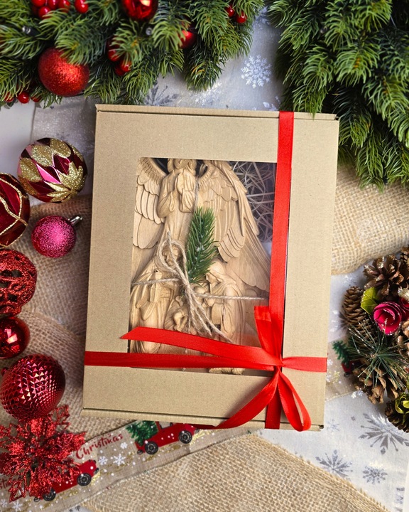 SZOPKA BOŻONARODZENIOWA Z LITEGO DREWNA ŚWIĘTA RODZINA PREZENT Z GRAWEREM