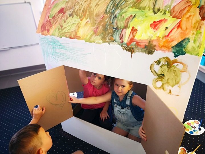 Domek dla dzieci z tektury