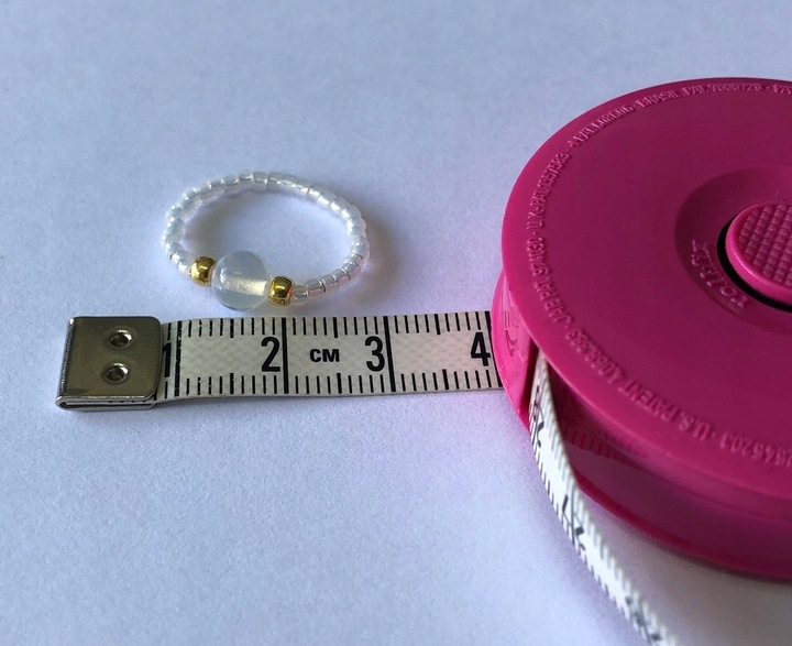 ELASTYCZNY PIERŚCIONEK KORALIKI OPAL