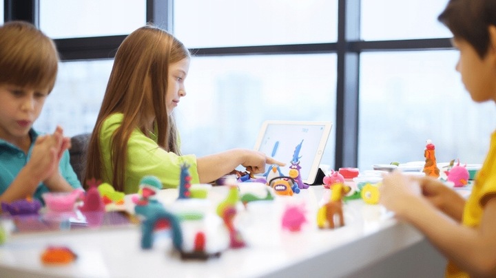 Masa Plastyczna Zestaw Zwierzątka HEY CLAY dla Dzieci+15 pojemników 4 lata+