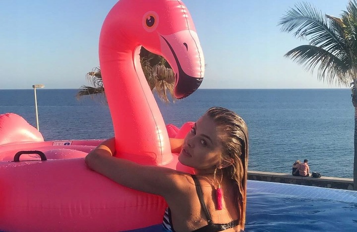 Materac Dmuchany do Pływania Flaming Lekki i Wytrzymały 142x137 INTEX XXL