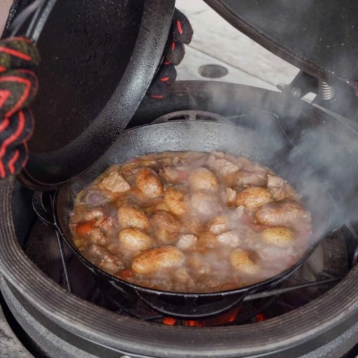 Kazan żeliwny z pokrywką 28,2 x 32 x 11,5 cm Santos 901317