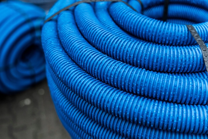 RURA KARBOWANA AROT 50mm 25m PESZEL DO ZIEMI Z PILOTEM NIEBIESKA DVR RDG