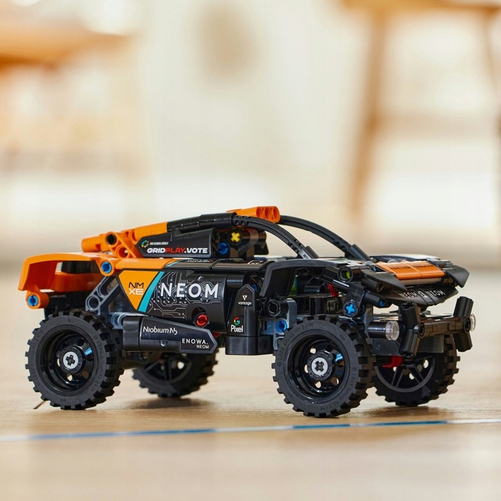 LEGO TECHNIC NEOM McLaren Extreme Race Car 42166