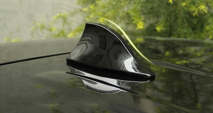 ANTENA SAMOCHODOWA PŁETWA REKINA SHARK WZMACNIACZ