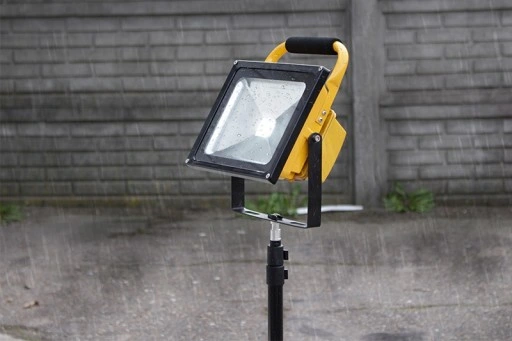 HALOGEN REFLEKTOR 10W BEZPRZEWODOWY AKUMULATOROWY BATERIA NAŚWIETLACZ IP65