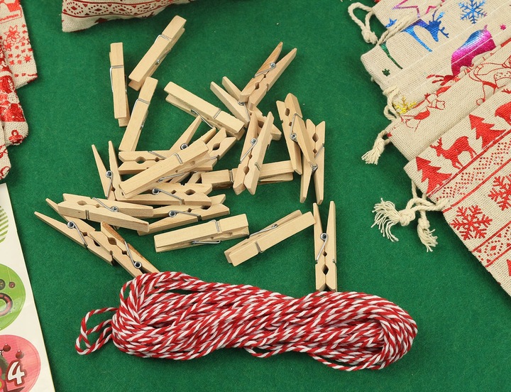 KALENDARZ ADWENTOWY dla DZIECI wiszący WORECZKI 12/16 cm DIY ZESTAW 73 el.