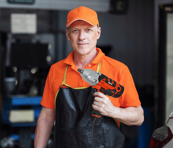 KLUCZ UDAROWY DO KÓŁ ELEKTRYCZNY 650W 750Nm 1/2" MOCNY Z ZESTAWEM NASADEK