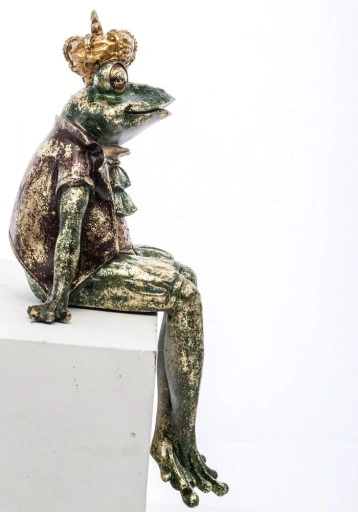 FIGURKA FIGURA ŻABA ŻABKA SIEDZĄCA W KORONIE