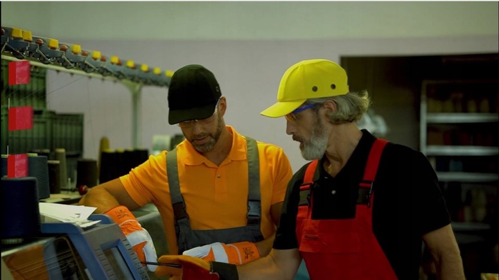 CZAPKA Z DASZKIEM ROBOCZA WKŁADKA OCHRONNA HPDE