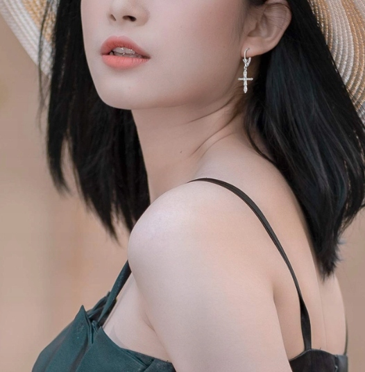 Kolczyki srebrne wiszące krzyże z cyrkoniami AAA rodowane srebro 925