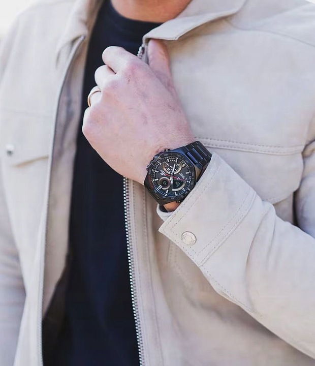 MĘSKI ZEGAREK CASIO EDIFICE PREMIUM ECB-950DC-1AEF CZARNY SOLAR BLUETOOTH