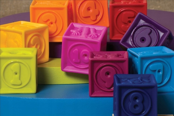 Miękkie klocki do ściskania 10 elementów B.TOYS