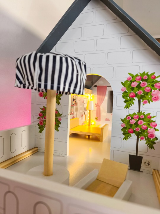 DOMEK DLA LALEK DREWNIANY LED Akcesoria Laleczki 3 Poziomy Duży Mebelki