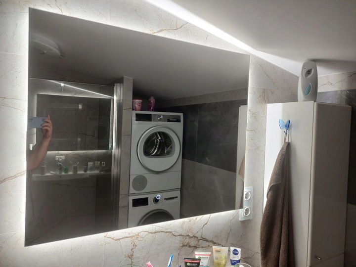 Lustro Podświetlane LED 80x60 Wodoszczelność IP65 z Włącznikiem Dotykowym