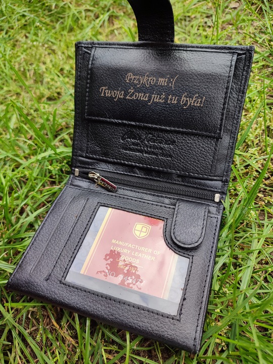 PREZENT NA DZIEŃ CHŁOPAKA TATY SKÓRZANY PORTFEL Z GRAWEREM MĘSKI DLA NIEGO