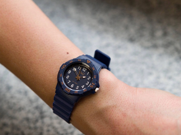 ZEGAREK QQ VR19J018Y DLA CHŁOPCA NA BASEN SPORT