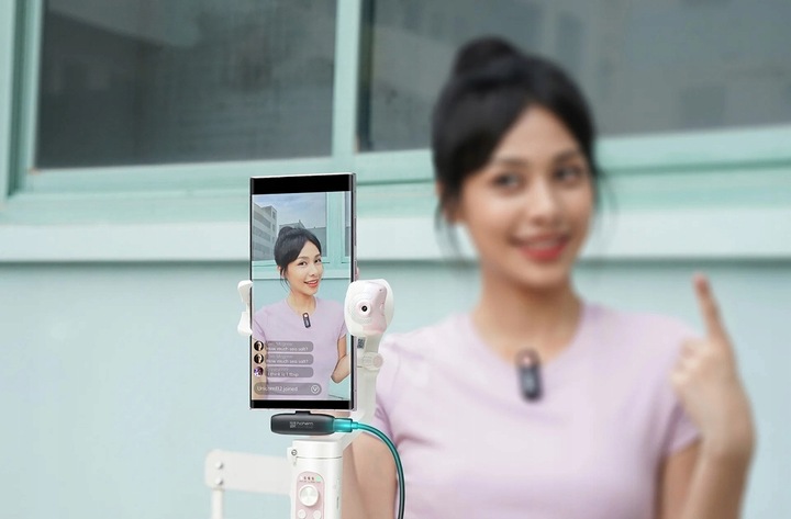 Mikrofon bezprzewodowy Hohem Lavalier Mic-01 (1 TX + 1 RX) Czarny Lightning