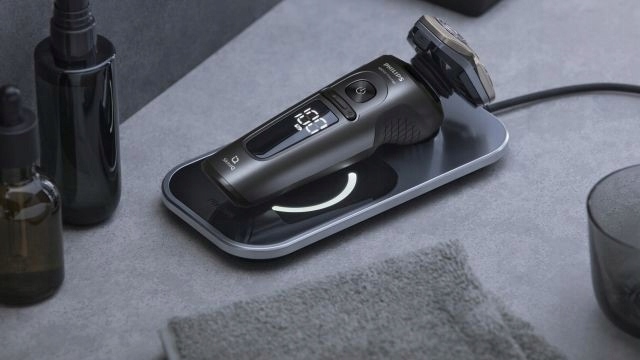 Golarka elektryczna Philips do golenia na sucho i na mokro SP9872/15