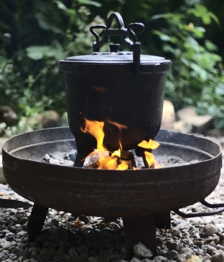 KOCIOŁEK ŻELIWNY STOJĄCY 11L MYŚLIWSKI WĘGIERSKI ROSSNER GARNEK NA OGNISKO