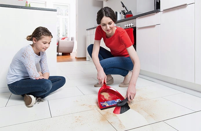 Szufelka ze zmiotką 2w1 Vileda