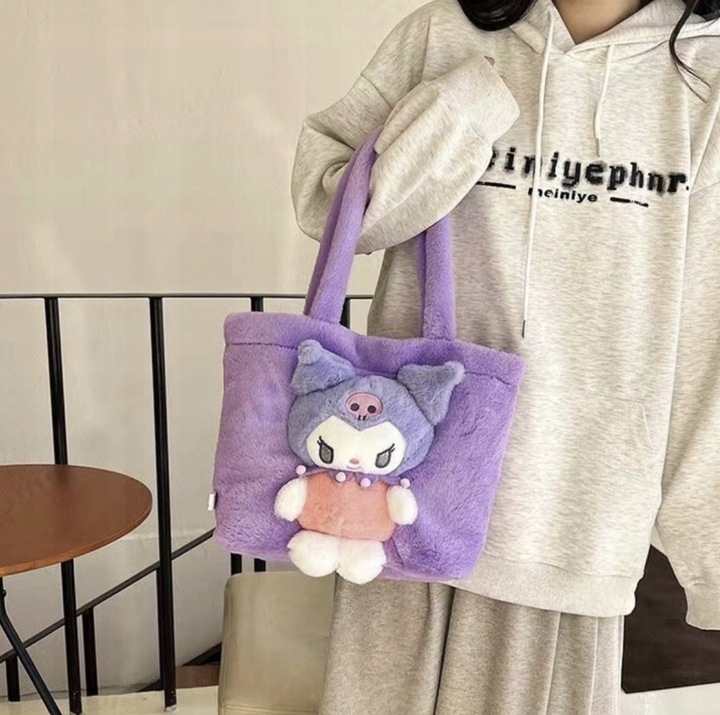 TOREBKA PLUSZAK KUROMI MASKOTKA PLUSZOWA TOREBECZKA NA RAMIĘ DZIECI SANRIO