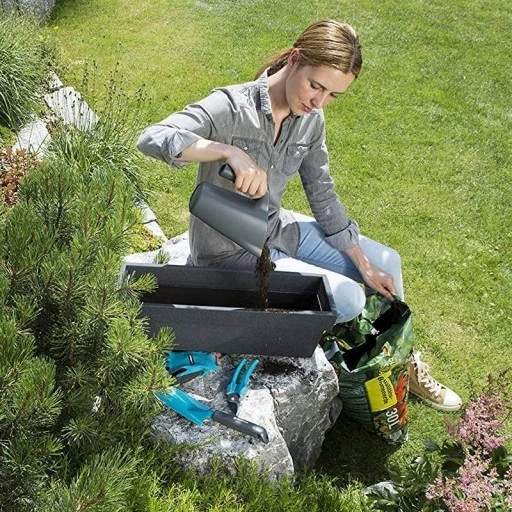 Zestaw narzędzi ogrodniczych z konewką GARDENA