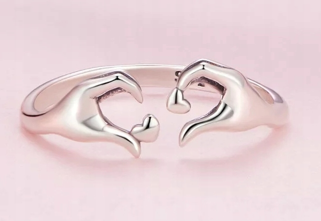 SREBRNY PIERŚCIONEK RODOWANY DLA KOBIETY SREBRO PRÓBA 925 DŁONIE SERCA