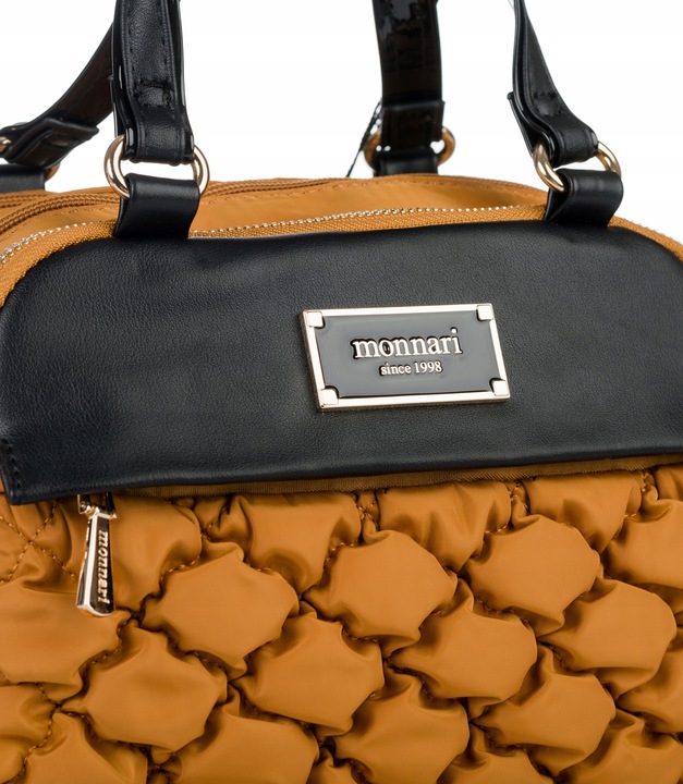 TOREBKA NA RAMIĘ LISTONOSZKA MONNARI PIKOWANA SPORTOWA POJEMNA 3 KOMOROWA