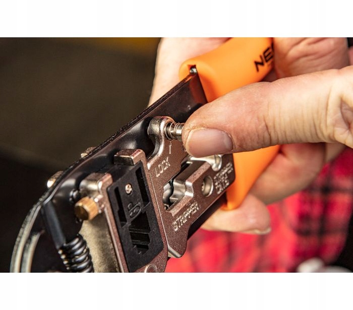 NEO 01-501 Szczypce do końc.tele.z 3 głowic. 4P 6P