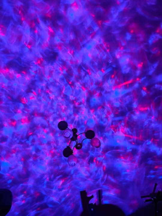 PROJEKTOR GWIAZD LAMPKA NOCNA RZUTNIK LED DO SYPIALNI DLA DZIECI NA PREZENT