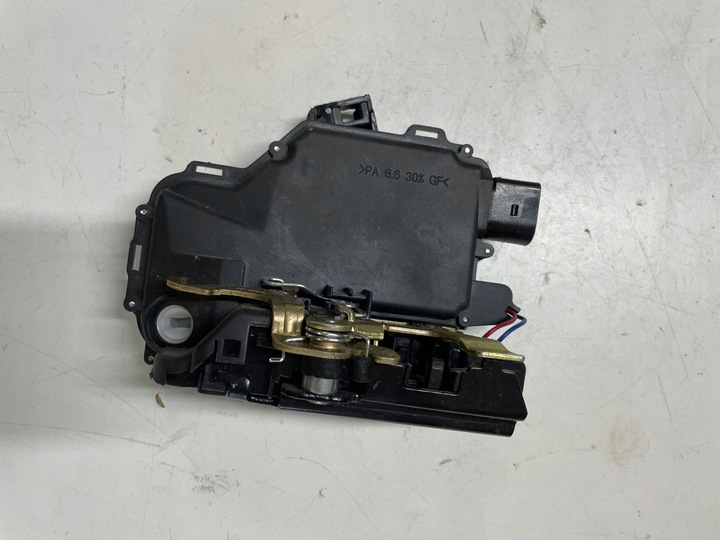 ZAMEK DRZWI PRZÓD PRAWY VW Passat B5 FL Golf IV 4 SKODA OCTAVIA