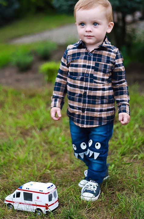 KARETKA AMBULANS SAMOCHÓD AUTO POGOTOWIE z Dźwiękiem I Światłem NA NAPĘD