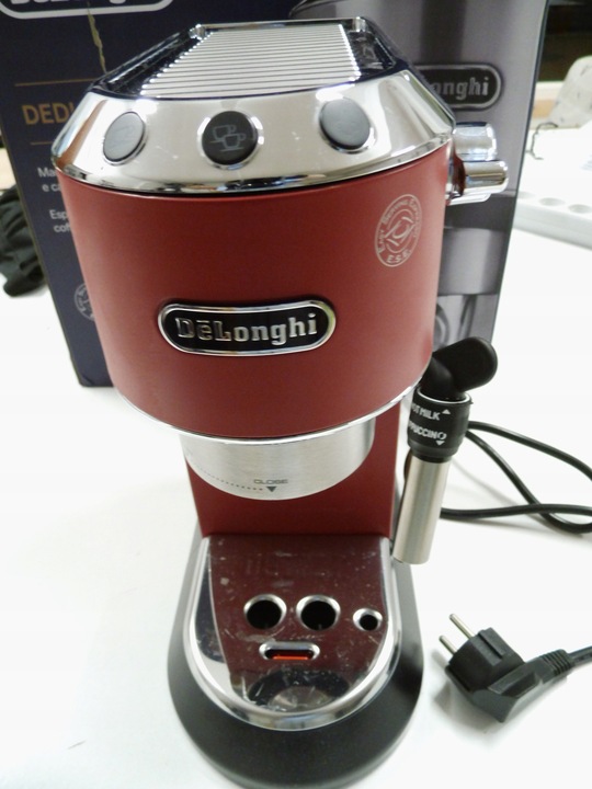 Ekspres ciśnieniowo-przelewowy De'Longhi EC685R 1350 W czerwony L.AG.22